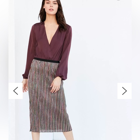 Urban Outfitters Out From Under Gigi Satin Maroon Long Sleeve V-Neck Bodysuit - Picture 2 of 8